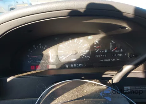 1995 Nissan Quest Xe/Gxe z USA, uszkodzony, nr VIN 4N2DN11WXSD803936